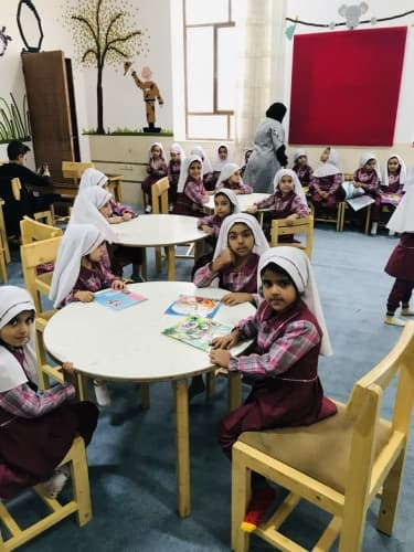 بازدید از کتابخانه