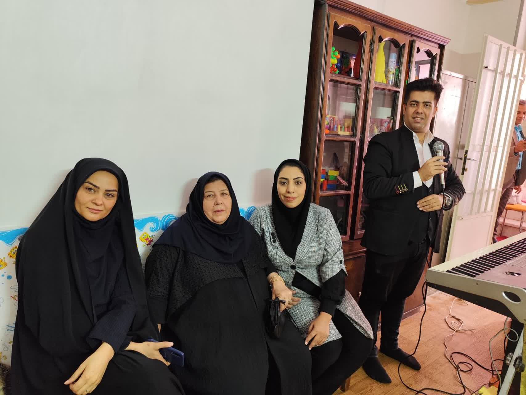 افتتاحیه